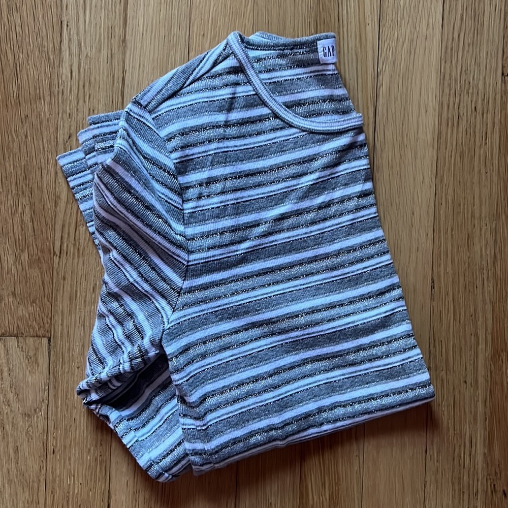Gap Feather Tee